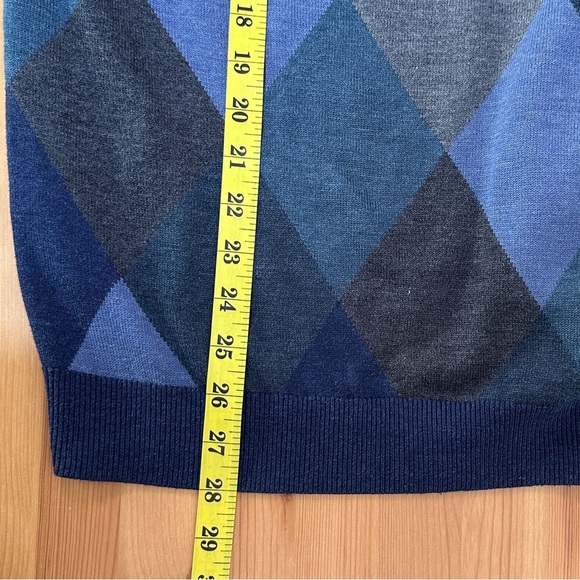 Van Heusen | Men’s Grey and Blue Argyle Long Sleeve Sweater | Checkered Crewneck - Picture 9 of 9